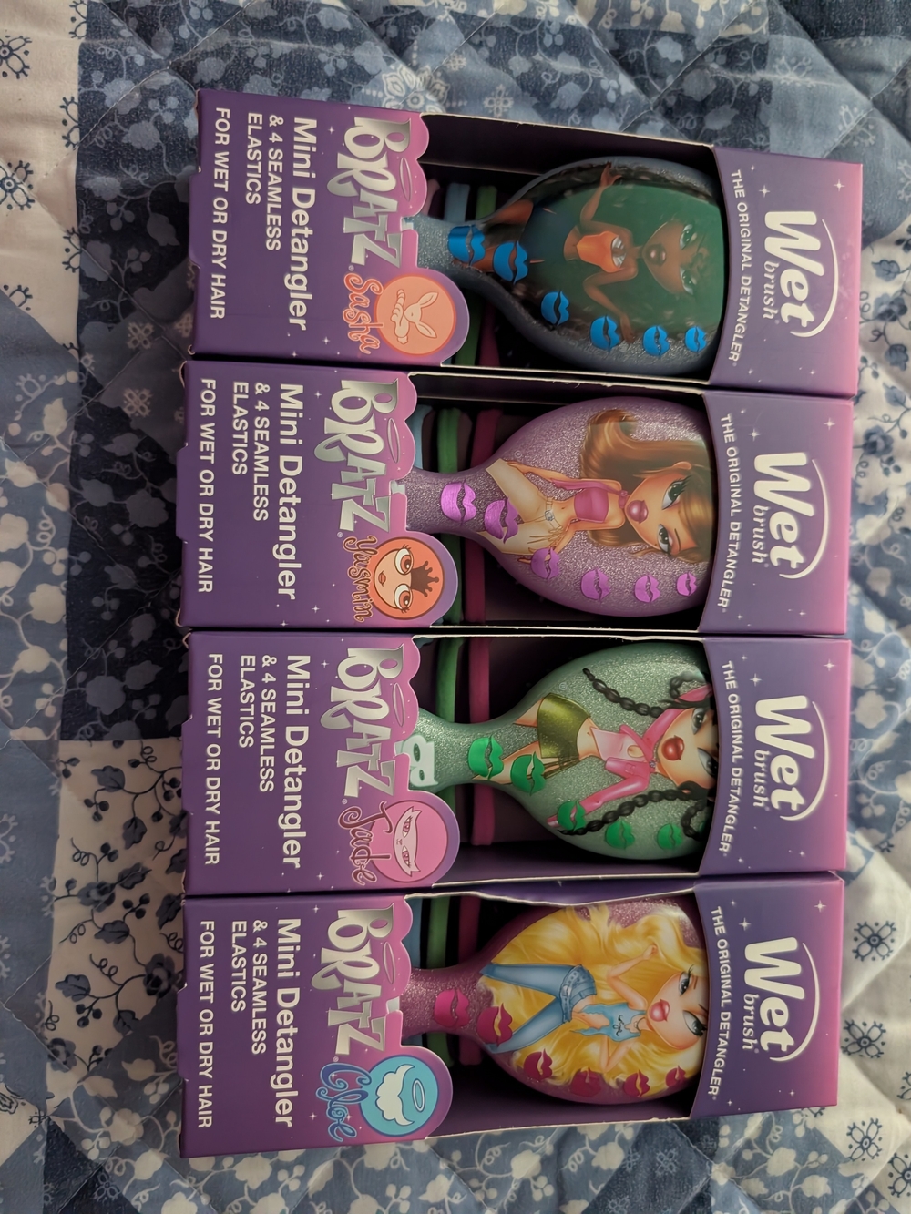 🛑Pick 1🛑 Bratz x Wet Brush Mini Detangler Hair Brush